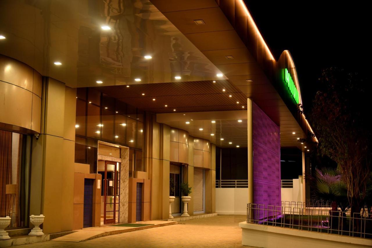 Hotel Prince Residency Бхудж Экстерьер фото